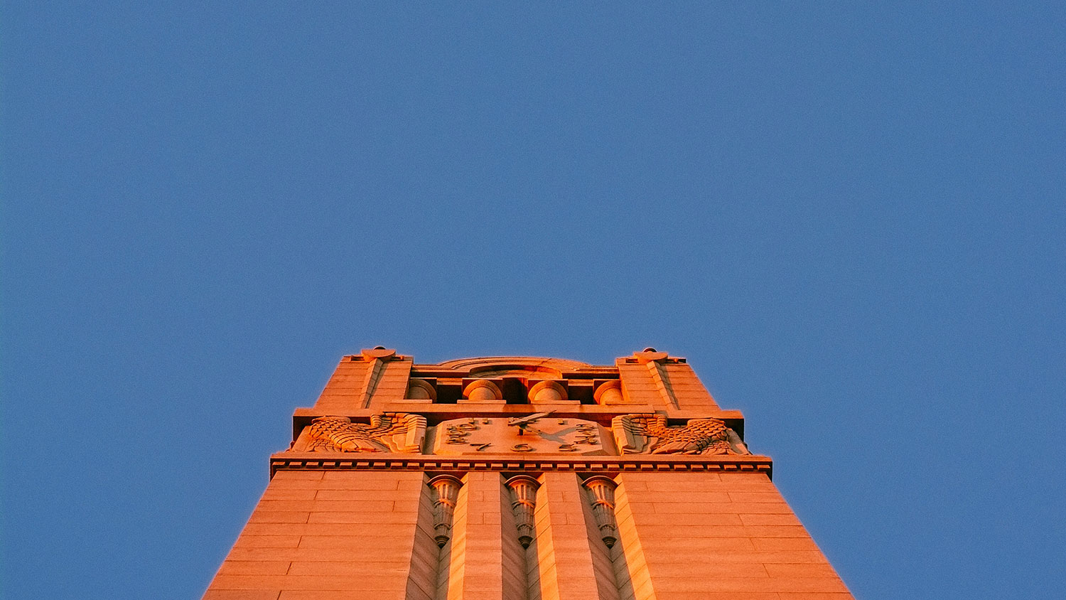 日落时分的北卡罗莱纳州钟楼