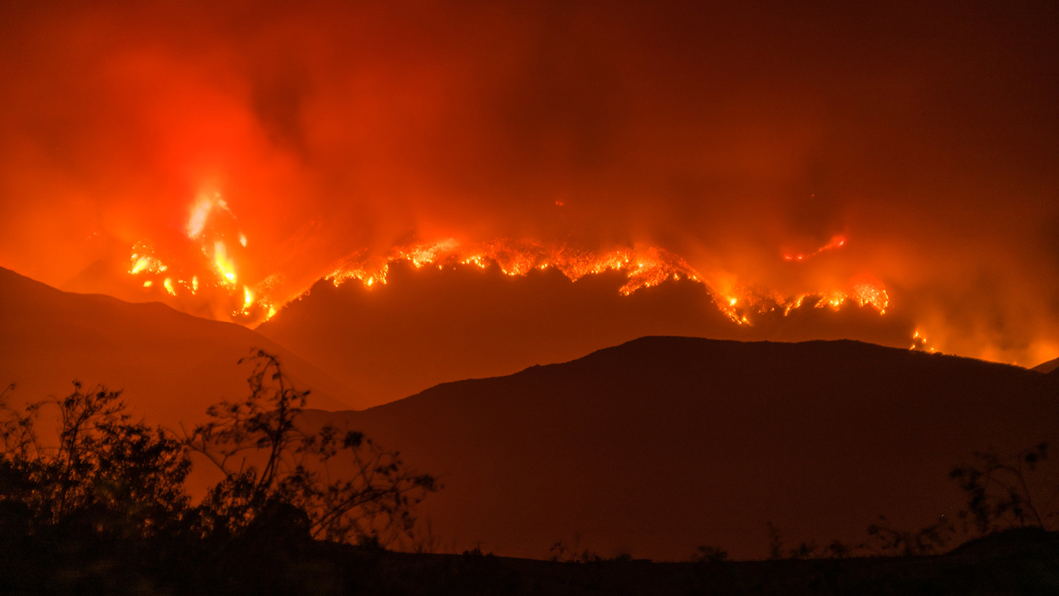 加利福尼亚山的野火