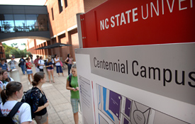 纺织学院外的学生。