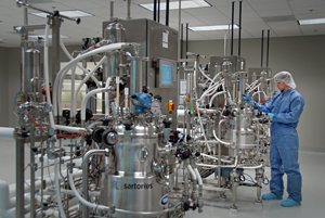 在内部BTEC实验室。