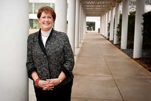 Terri Lomax在百年校园报道