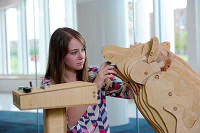 2014年毕业于机械工程专业的Michelle Phillips