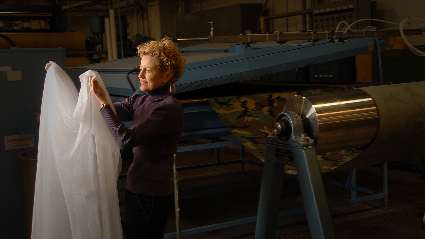 纺织学院的玛丽安·麦考德。