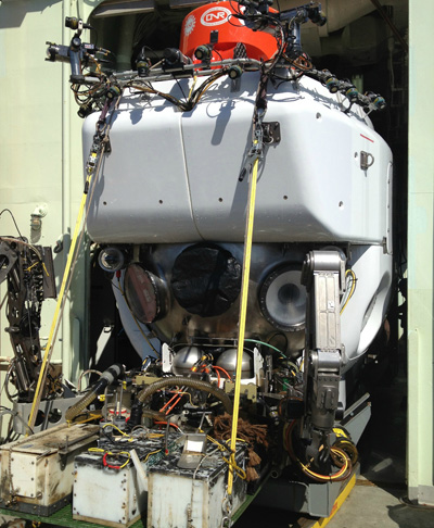 alvin潜水。照片信用：Doreen McVeigh。点击放大。