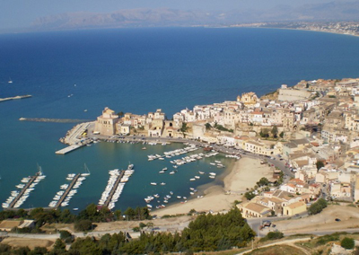 意大利西西里岛，前传统蓝鳍金枪鱼渔场的castellamare del Golfo。照片由Stefano Longo提供。