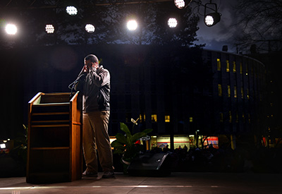 Dua'a的夜晚开始祈祷。