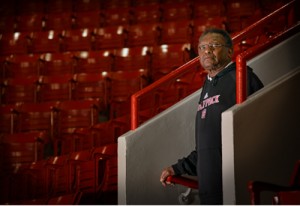 自1960年以来，Billy Ray Dunn在Reynolds Coliseum在雷诺兹·米内斯工作了一些能力。