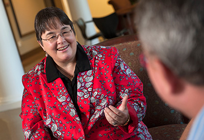 教育学院院长Jayne Fleener说。