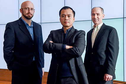 Joseph Thomas，Scott Vu和William Glauser（从左到右）。