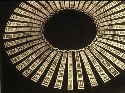 舍尔的作品正在卡梅隆村附近的环岛艺术集体(Roundabout Art Collective)展出。