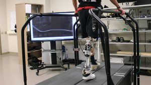 海伦·黄实验室的义肢研究