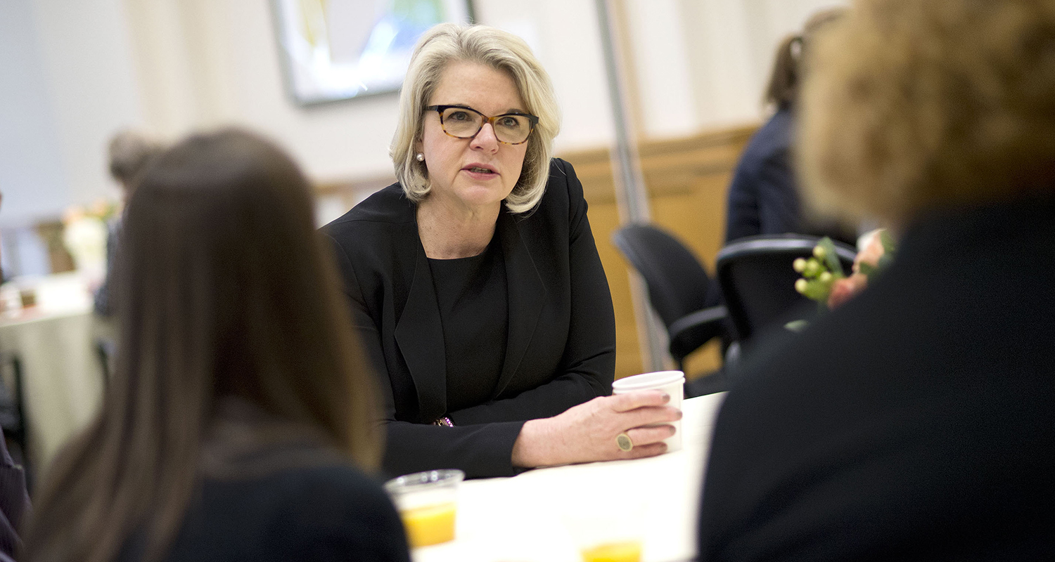 UNC系统总统提供大学地址