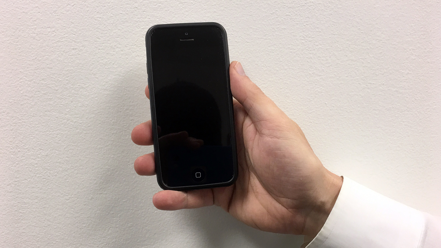 手拿着智能手机