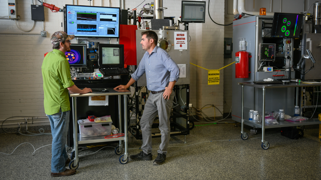 北卡罗来纳州增材制造和物流中心的蒂姆·霍恩和克里斯托弗·莱德福德