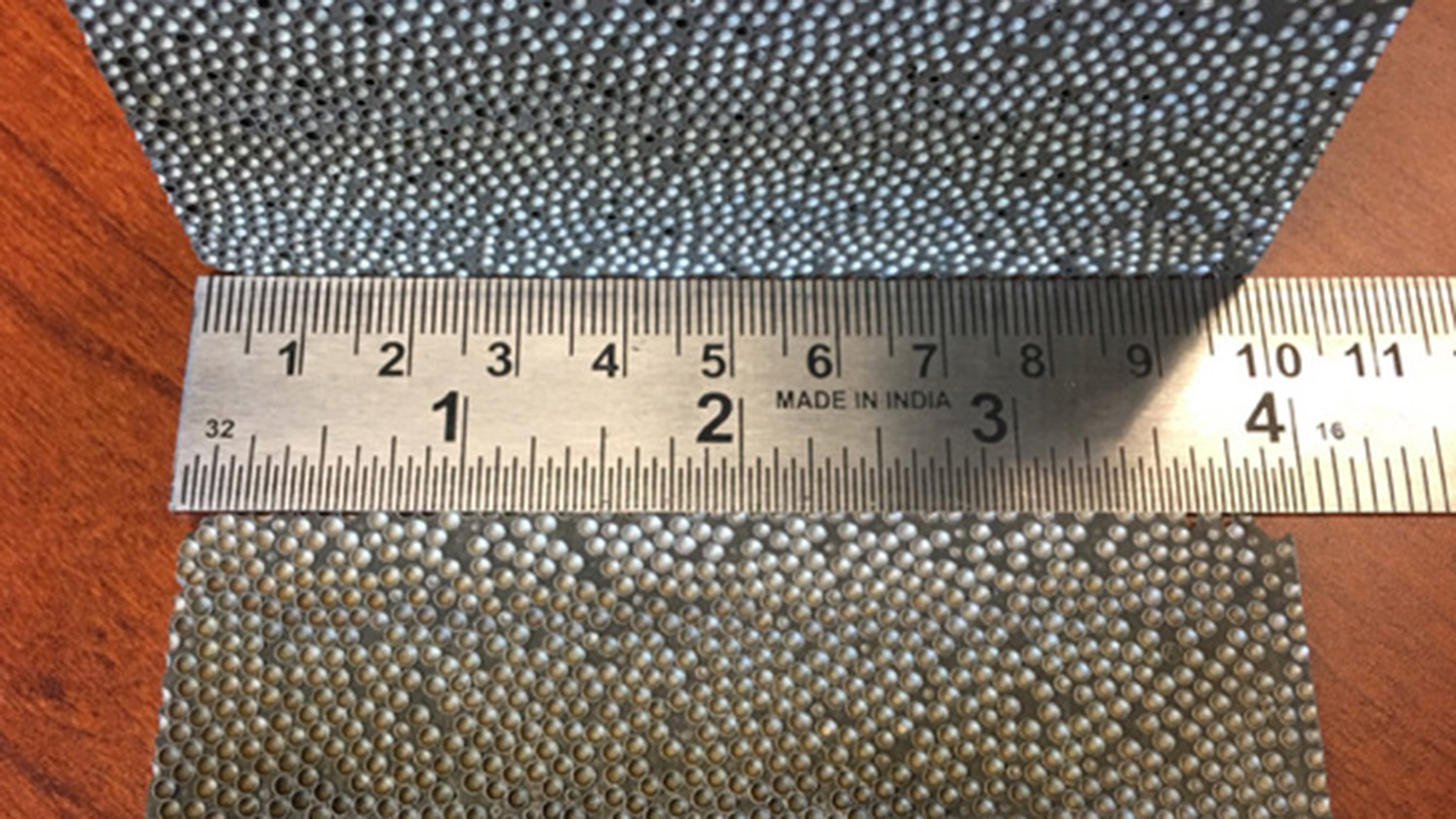复合金属泡沫用尺子的标尺