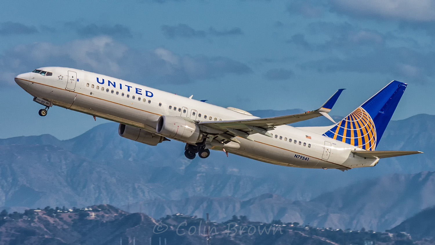 联合航空公司的飞机起飞了