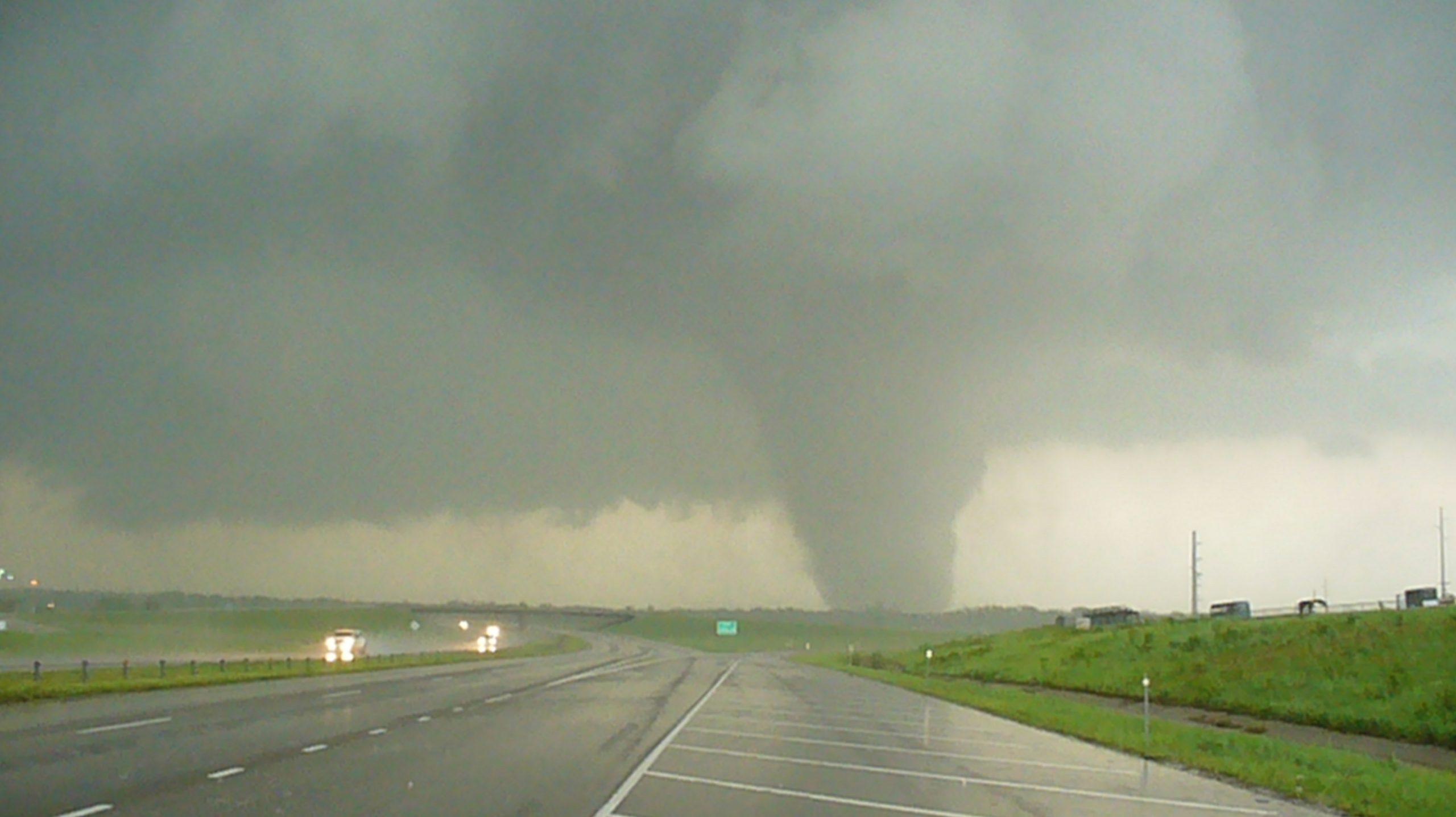 2013年俄克拉荷马州龙卷风。(NOAA)