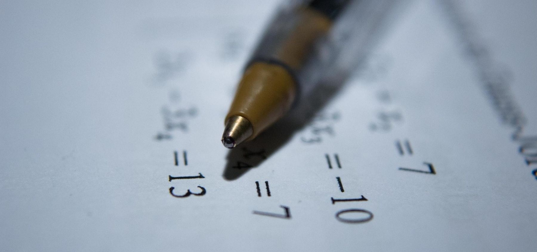 数学作业的形象。