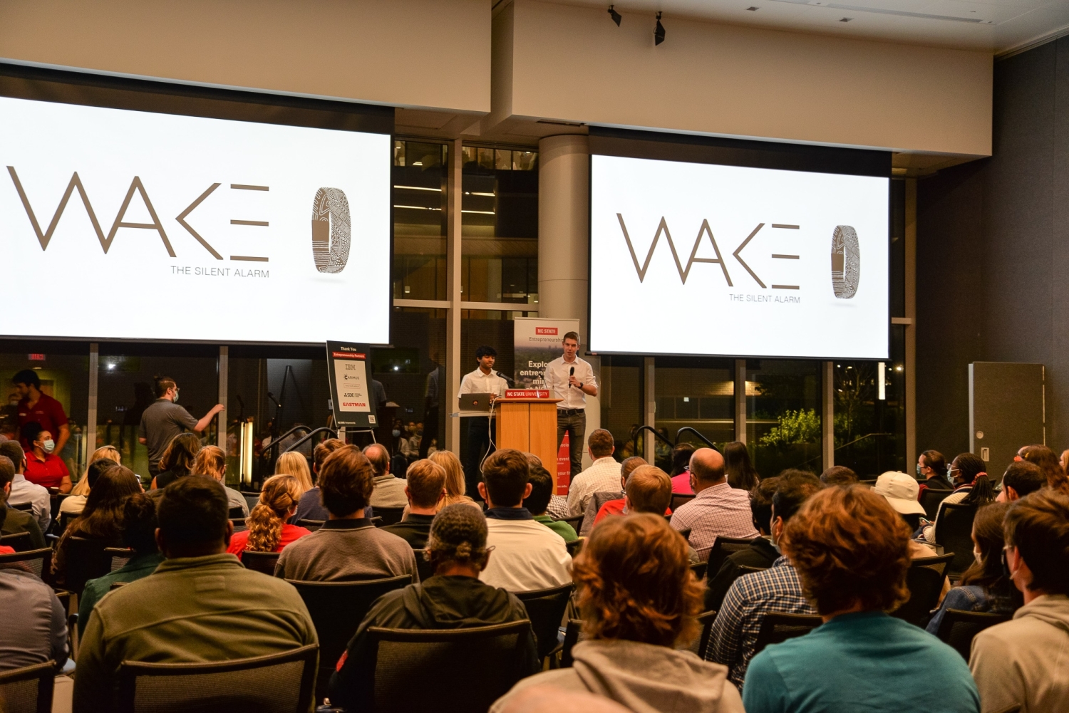 守夜队在沃尔夫登投球