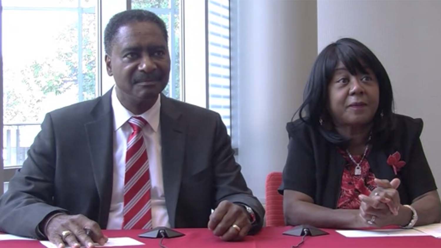 埃尔伍德和黛安·希尔·贝克顿。