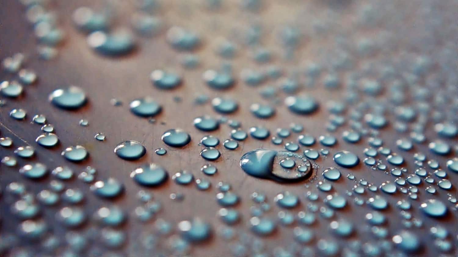 光滑表面上的水珠