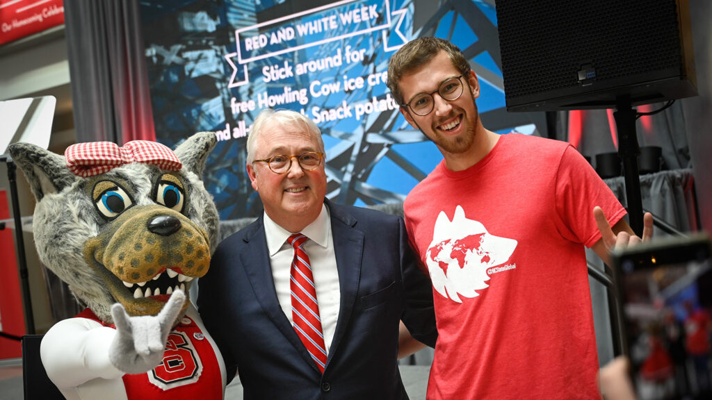 Ms.武夫 议长和学生拍相