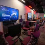 轮椅环游电视屏幕用户可以在机台播放